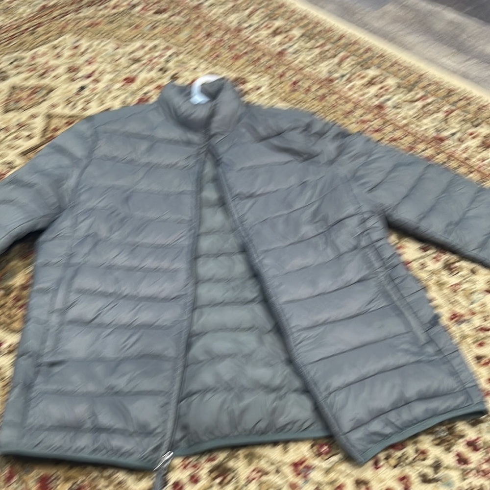 Amazon essentials puffed jacket for men - Picture 2 of 11